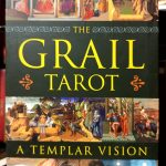 John Matthews - The Grail Tarot, a Templar vision (With Cards Ilustrated by Giovanni Caselli)