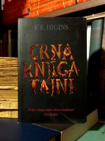 F. E. Higins - Crna knjiga tajni