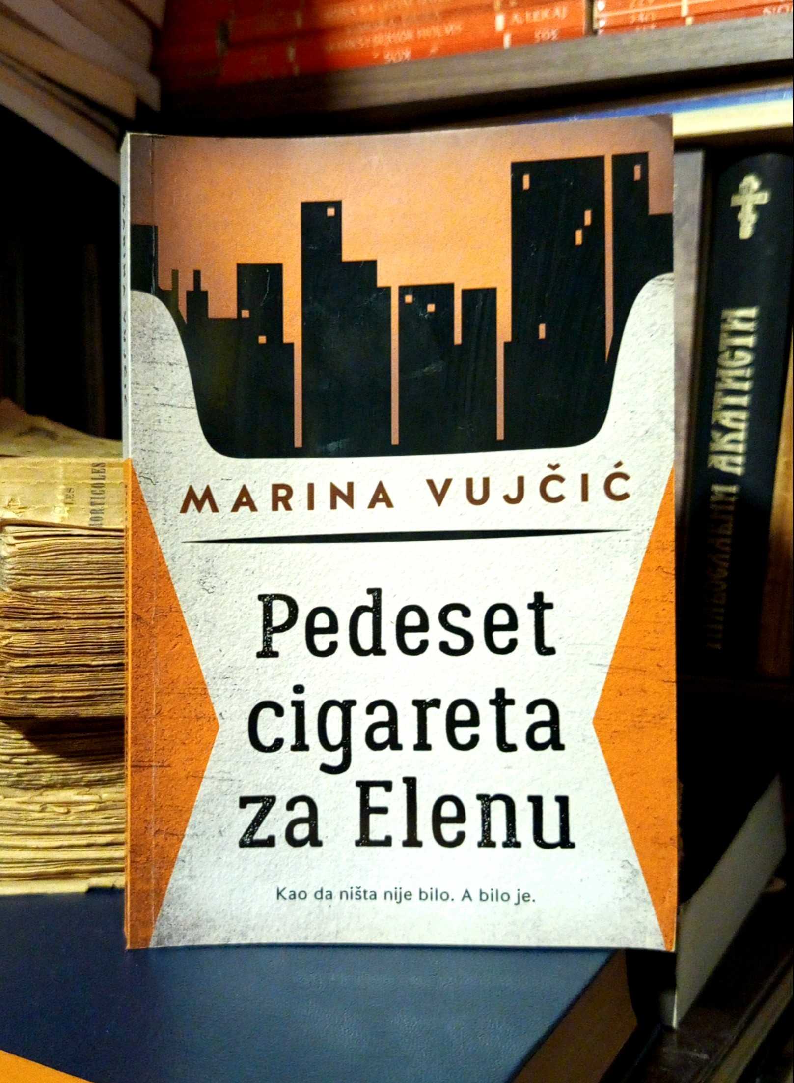 Marina Vujčić - Pedeset cigareta za Elenu